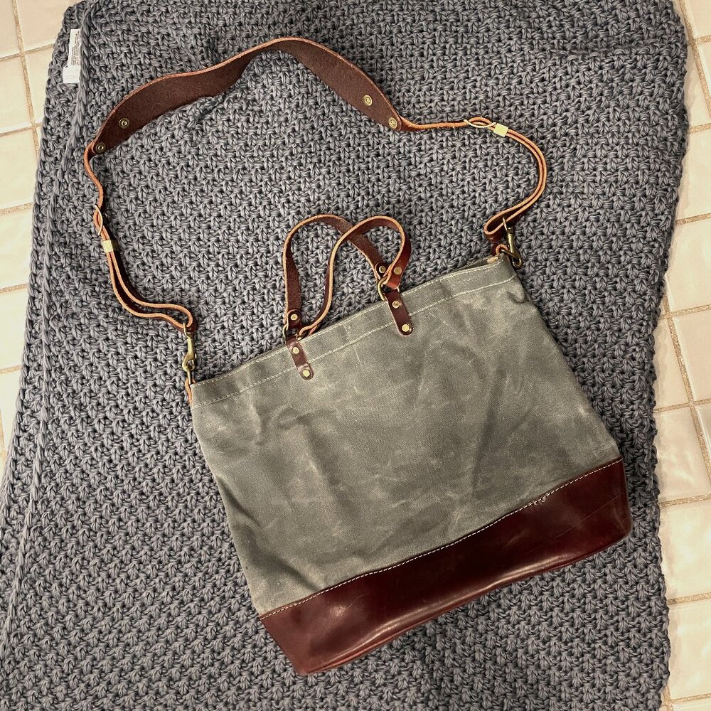 ARTIFACT #503 Cross Body shoulder bag
